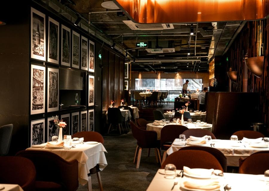 Zobo and Spice lounge room